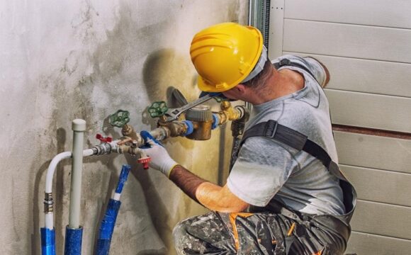CRITICAL EVALUATIONS WHEN HIRING A LOCAL PLUMBER